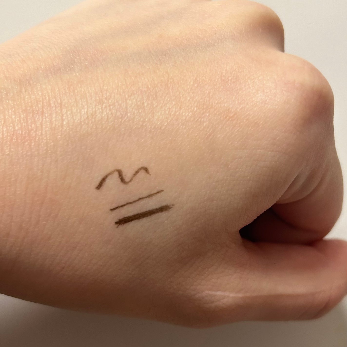 「密着アイライナー」ショート筆リキッド/デジャヴュ/リキッドアイライナーを使ったクチコミ(2枚目)