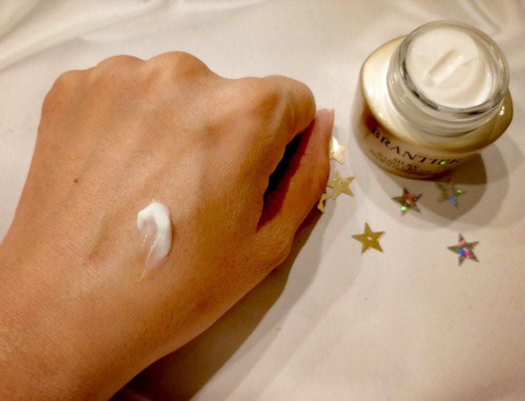 こころん❤ on LIPS 「リッチなコクのあるテクスチャなのに肌で溶けてたっぷり浸透✨新次..」(3枚目)