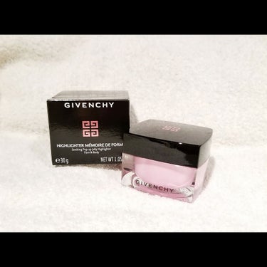 GIVENCHY メモリー・フォルム・ハイライターのクチコミ「
＊＾GIVENCHY
　　　◎MEMORY FORME HIGHLIGHTER (¥5,70.....」（1枚目）