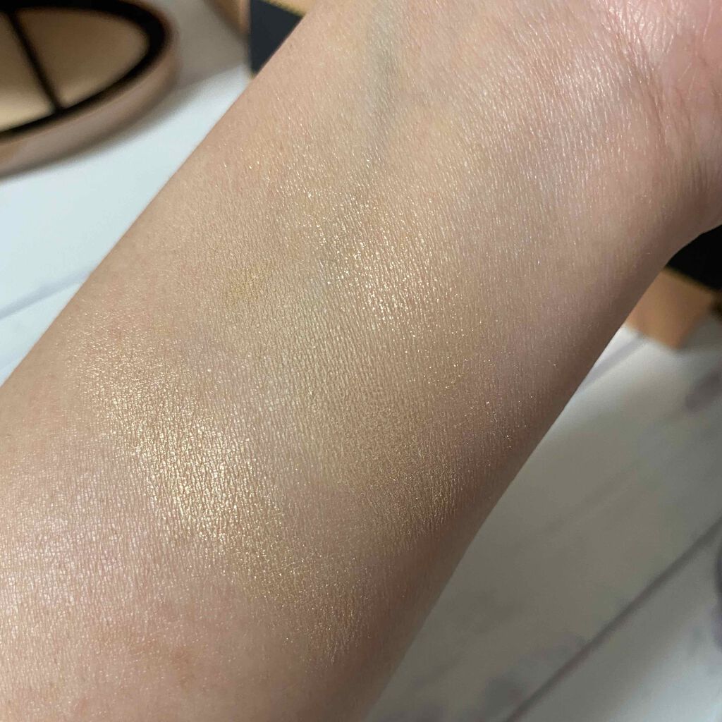 ボーン ディス ウェイ マルチユース コンプレクション パウダー/Too Faced/パウダーファンデーションを使ったクチコミ（3枚目）