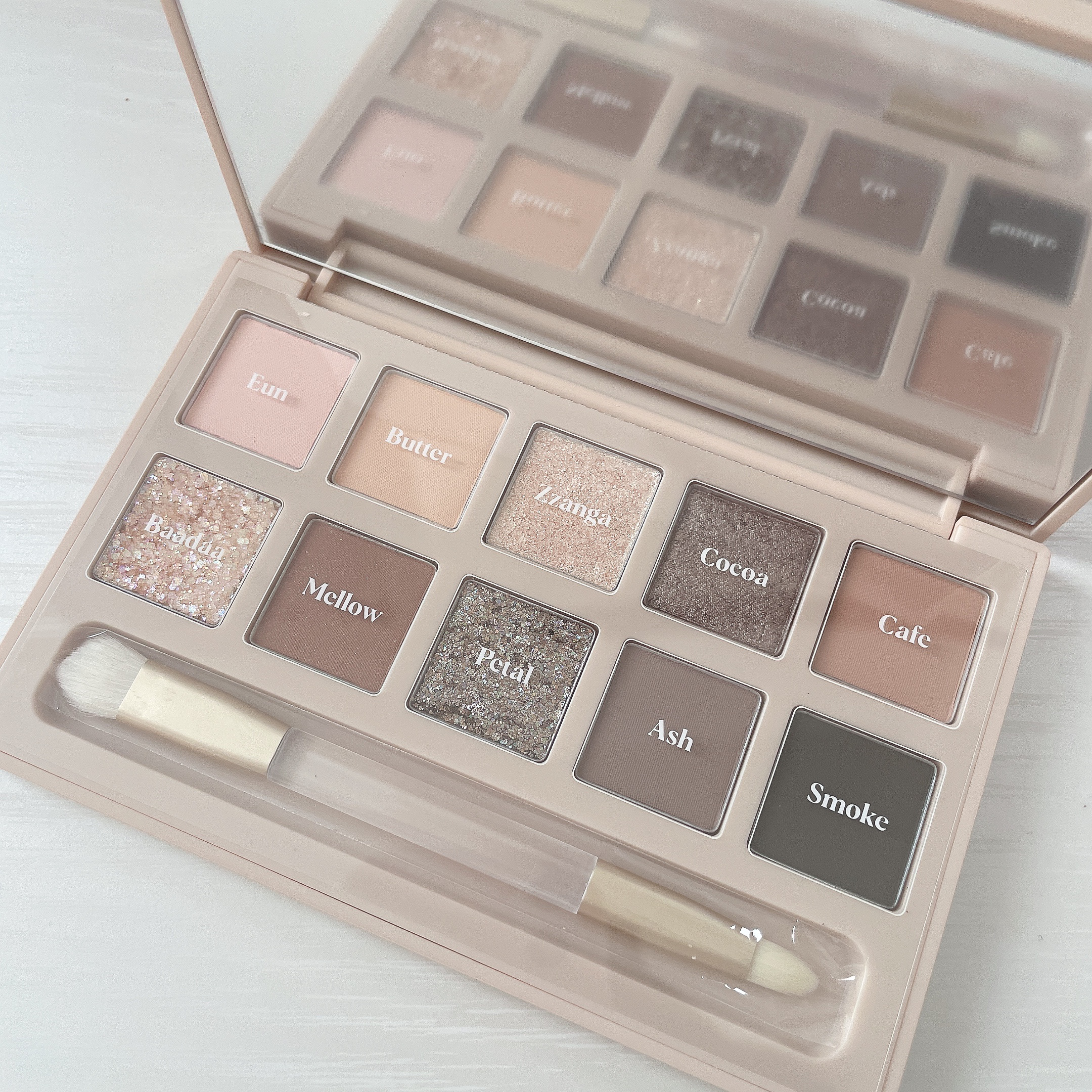 アイモーメント10色パレット 8g/THE FACE SHOP/アイシャドウパレットを使ったクチコミ（1枚目）