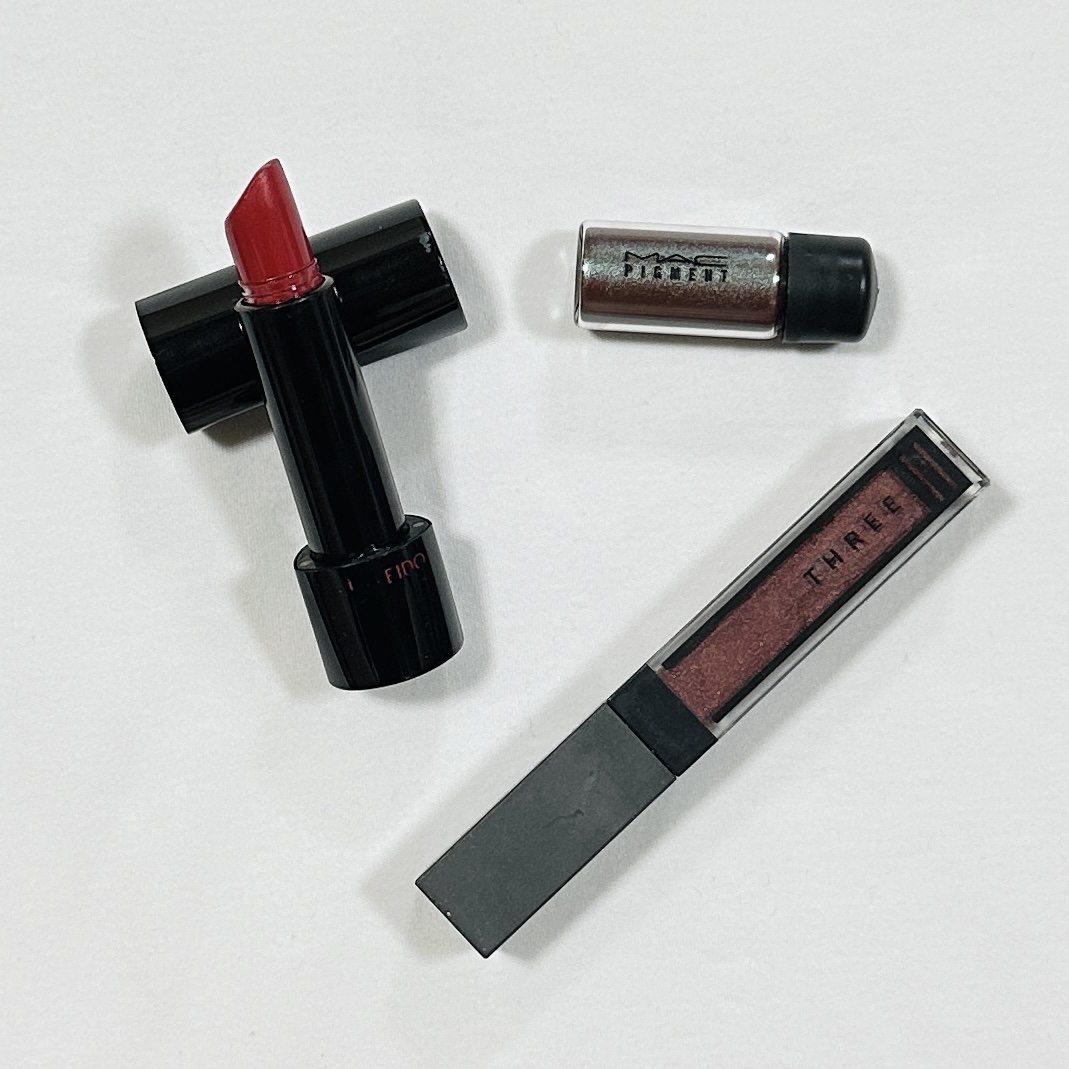 ウイスパーグロスフォーアイ/THREE/リキッドアイシャドウを使ったクチコミ（1枚目）