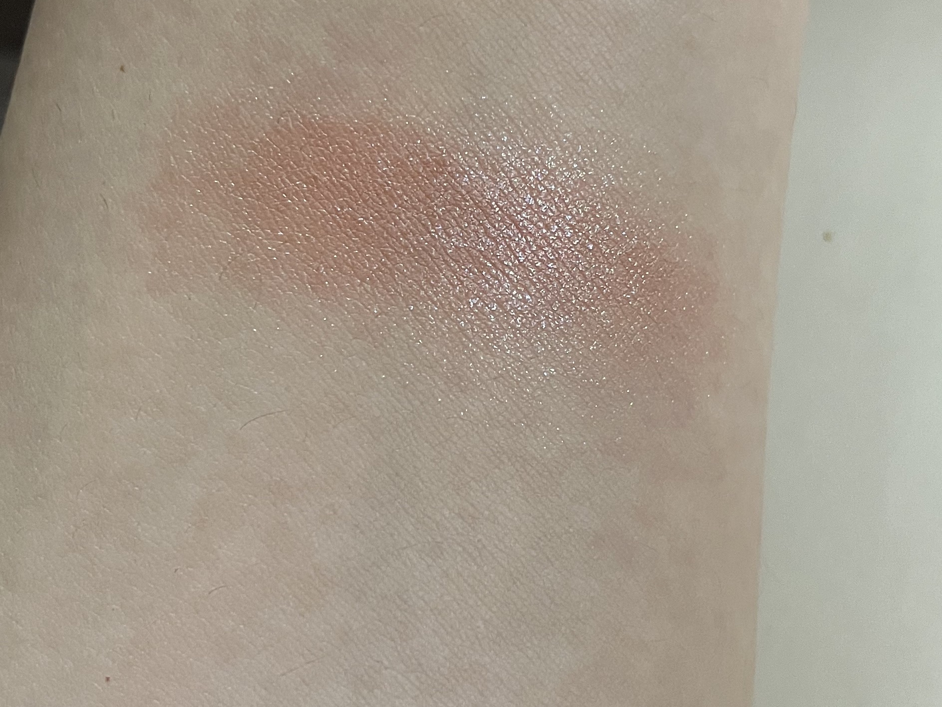 オーラデュウ プリズム イルミネーター ピコ 03 冬麗/SHISEIDO/単色アイシャドウを使ったクチコミ（2枚目）