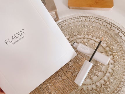 FLADIA まつげ美容液