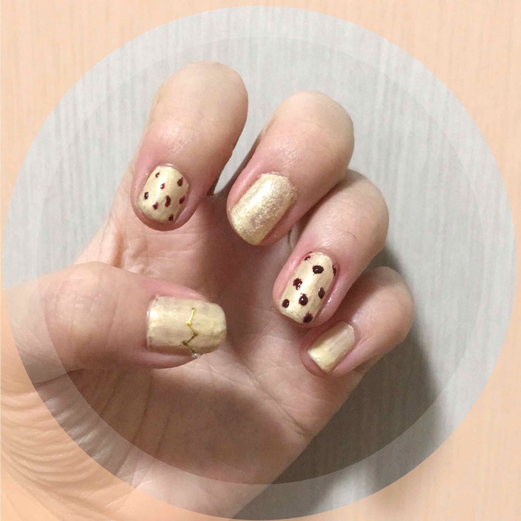 つかさ on LIPS 「シンプルにするつもりがごちゃごちゃネイル。笑もっとキレイに塗り..」(1枚目)