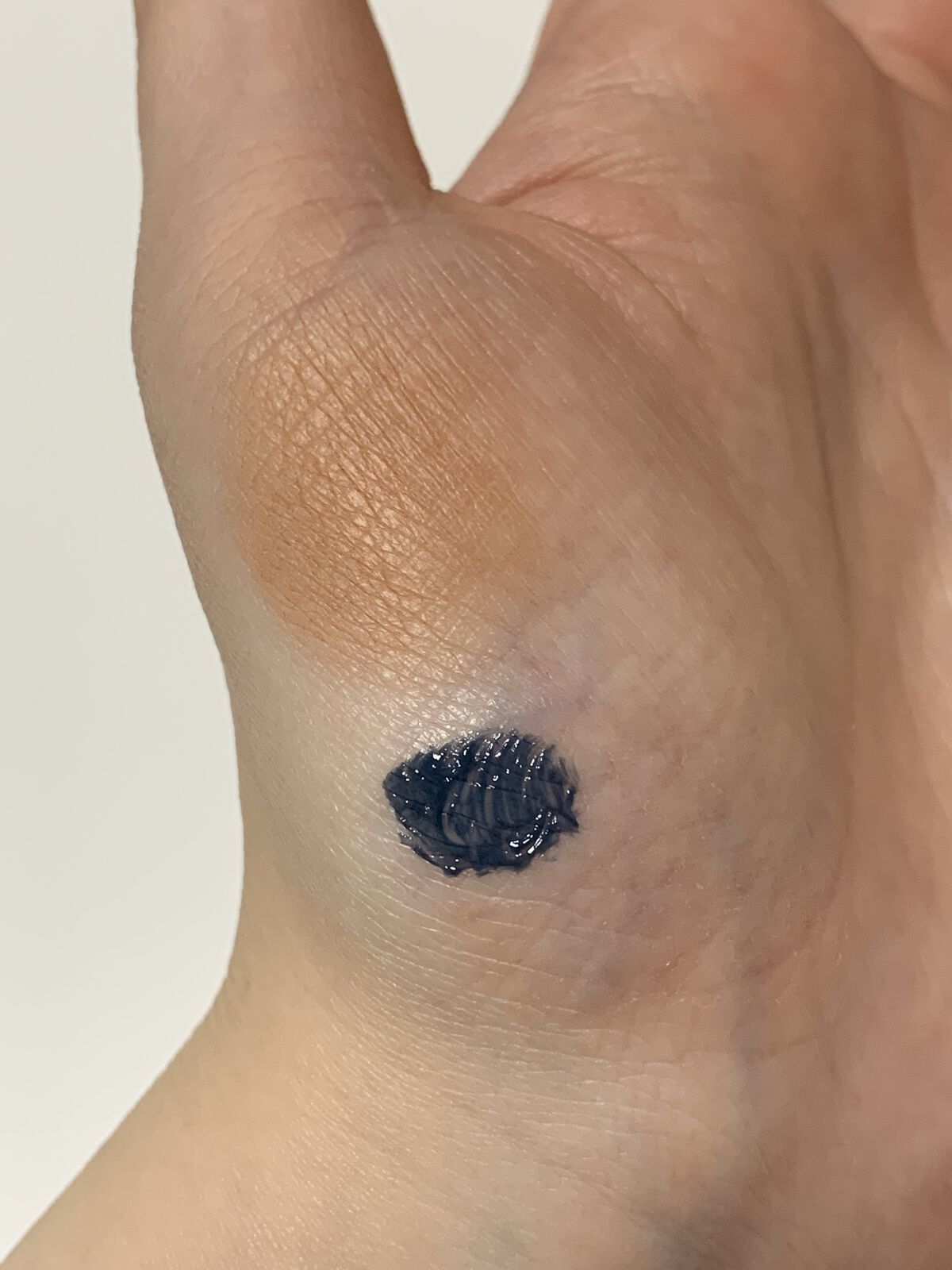 ニューアンビエンスカラーマスカラ/hince/マスカラを使ったクチコミ（2枚目）