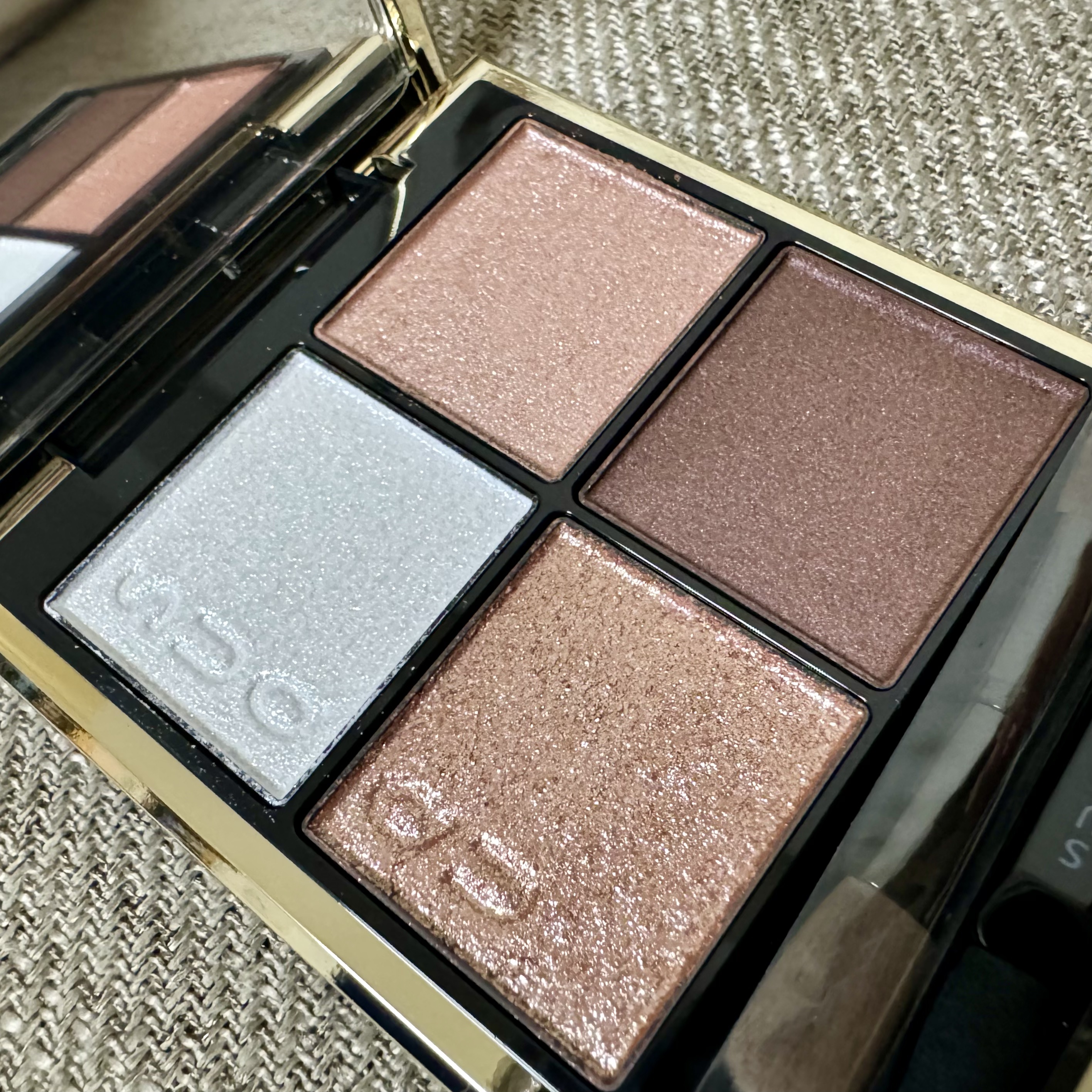 シグニチャー カラー アイズ/SUQQU/アイシャドウパレットを使ったクチコミ（2枚目）