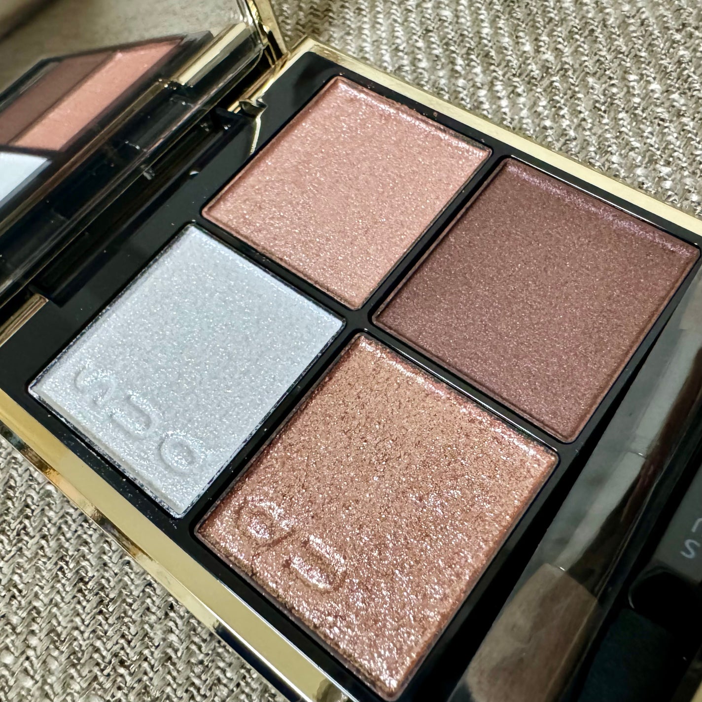 シグニチャー カラー アイズ/SUQQU/アイシャドウパレットを使ったクチコミ(2枚目)