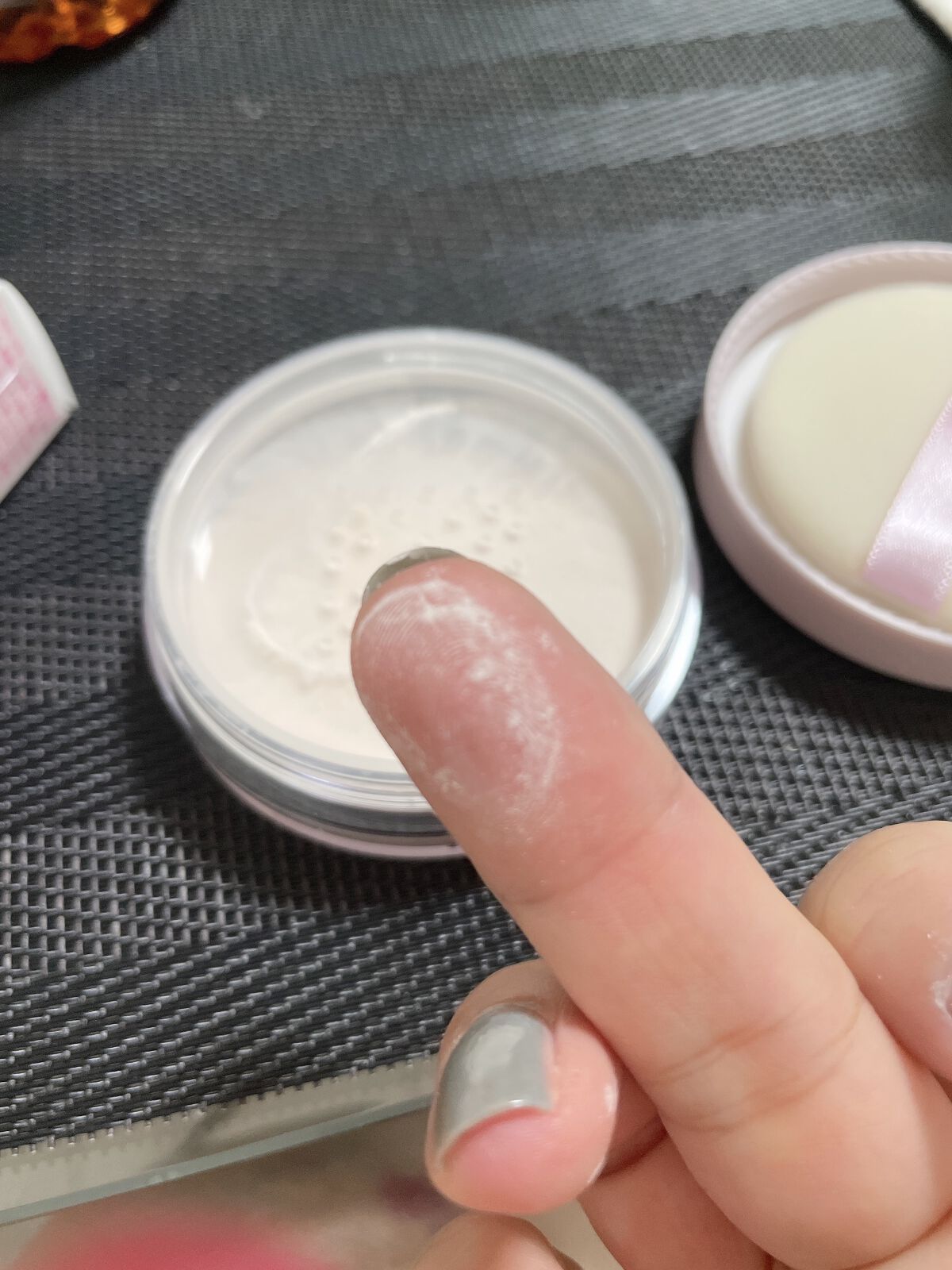 シルクアイスパウダー/b idol/ルースパウダーを使ったクチコミ(3枚目)