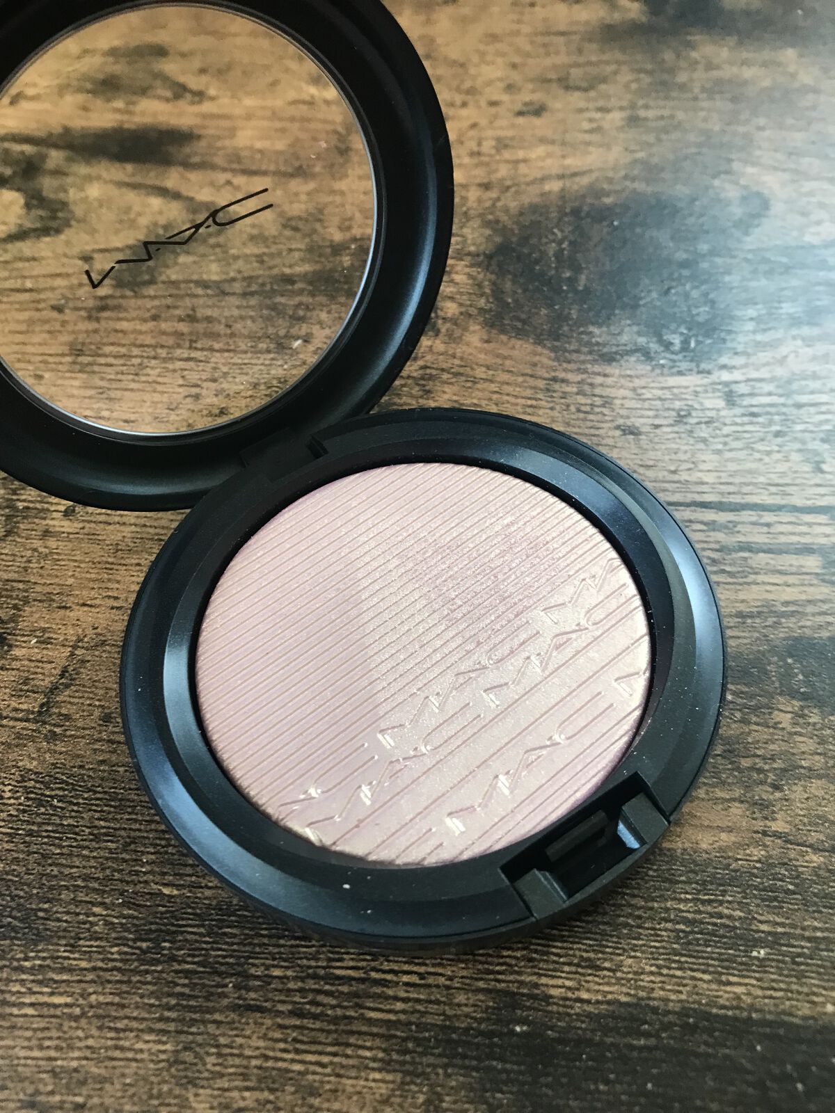 エクストラ ディメンション スキンフィニッシュ/M・A・C/プレストパウダーを使ったクチコミ（1枚目）