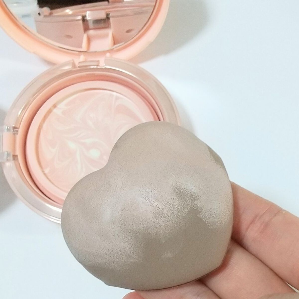 ジューシーパン スキンケアプライマー/A’pieu/化粧下地を使ったクチコミ（3枚目）