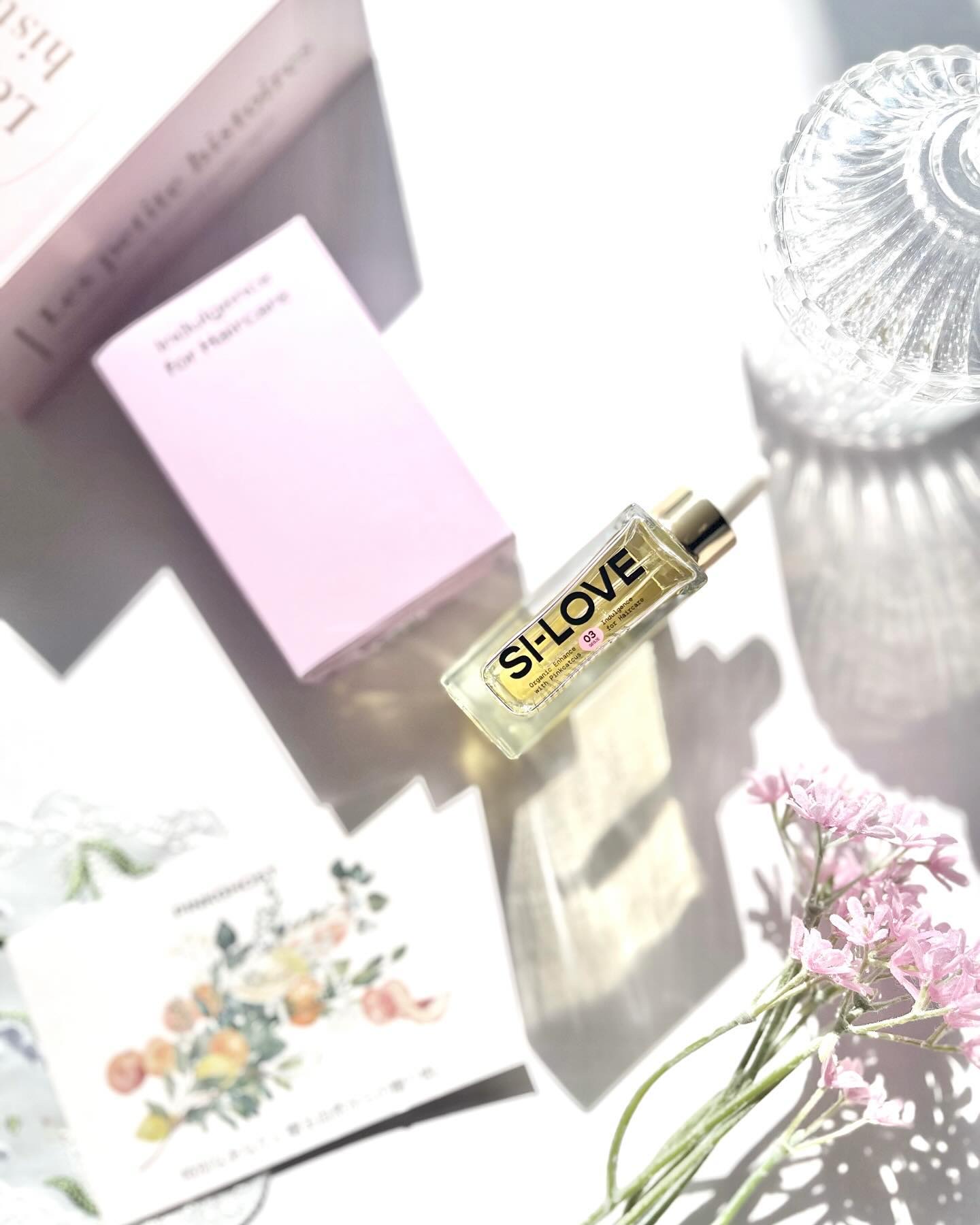 \ ヘアシロップ🌸🩷 /
⁡
⁡
┈┈┈┈┈┈┈┈┈┈┈┈┈┈┈┈┈┈┈┈
本日ご紹介するのは
PINKGHOST オーガニックヘアシロップ🤍
⁡
40ml
3,800円（Qoo10価格）
ホワイトジャスミンの香り❀
⁡
┈┈┈┈┈┈