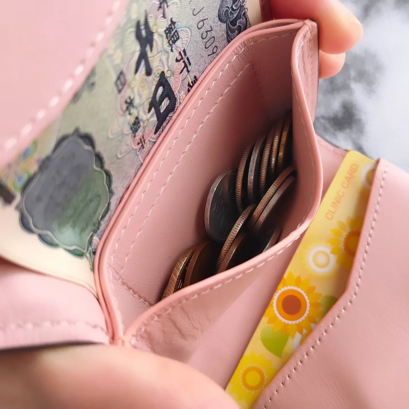 きょのすけ on LIPS 「<バイカラーデザイン三つ折り本革ミニ財布>を愛用中♪ちょっとし..」(3枚目)