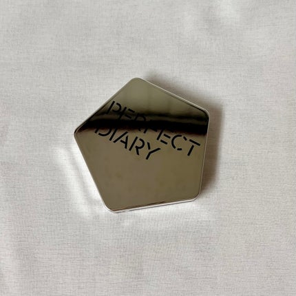 スターダストダイヤモンドハイライトパウダー/PERFECT DIARY/パウダーハイライトを使ったクチコミ(4枚目)