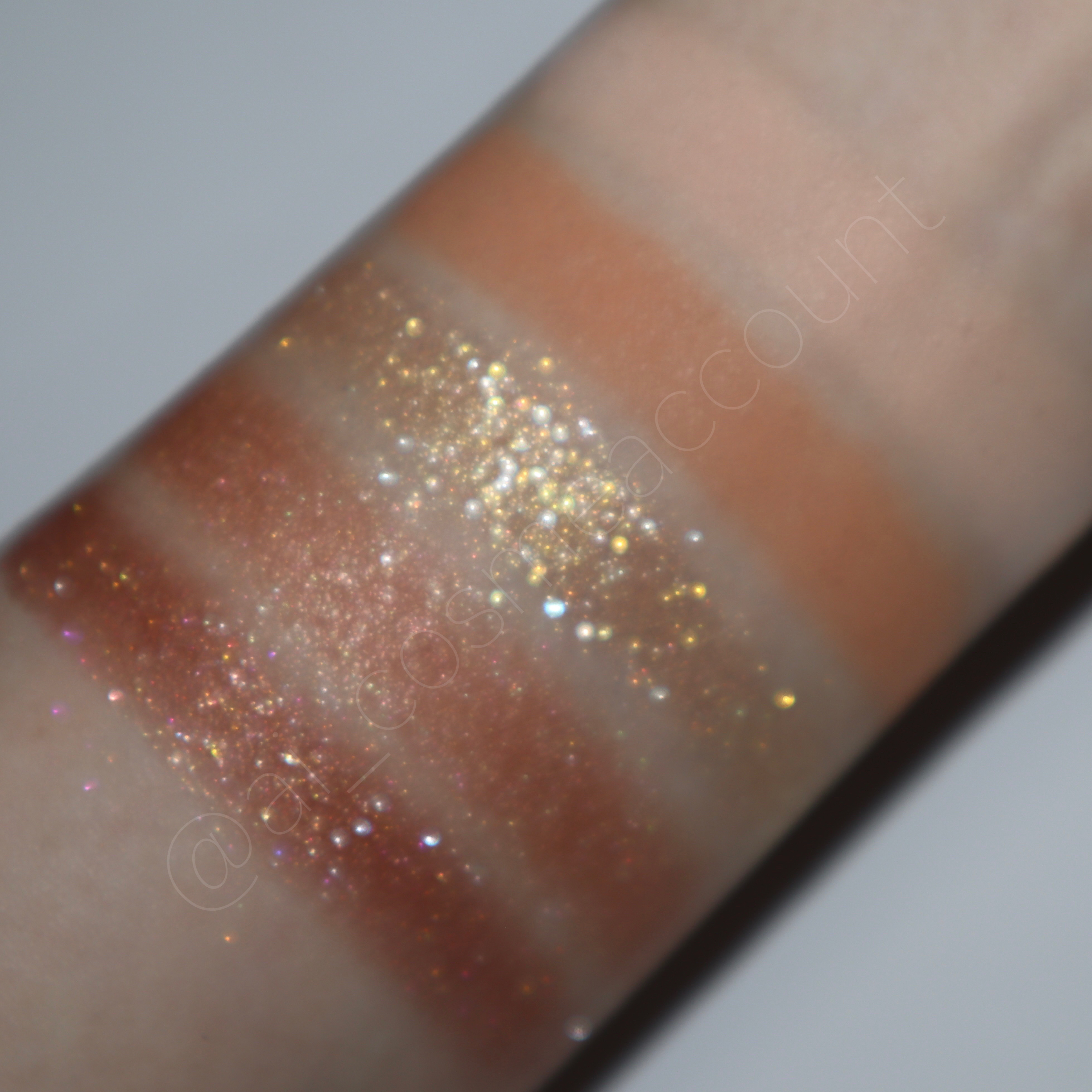 ニューデップスアイシャドウパレット 08 ビー・マジカル (ホリデー&日本限定)/hince/アイシャドウパレットを使ったクチコミ（3枚目）