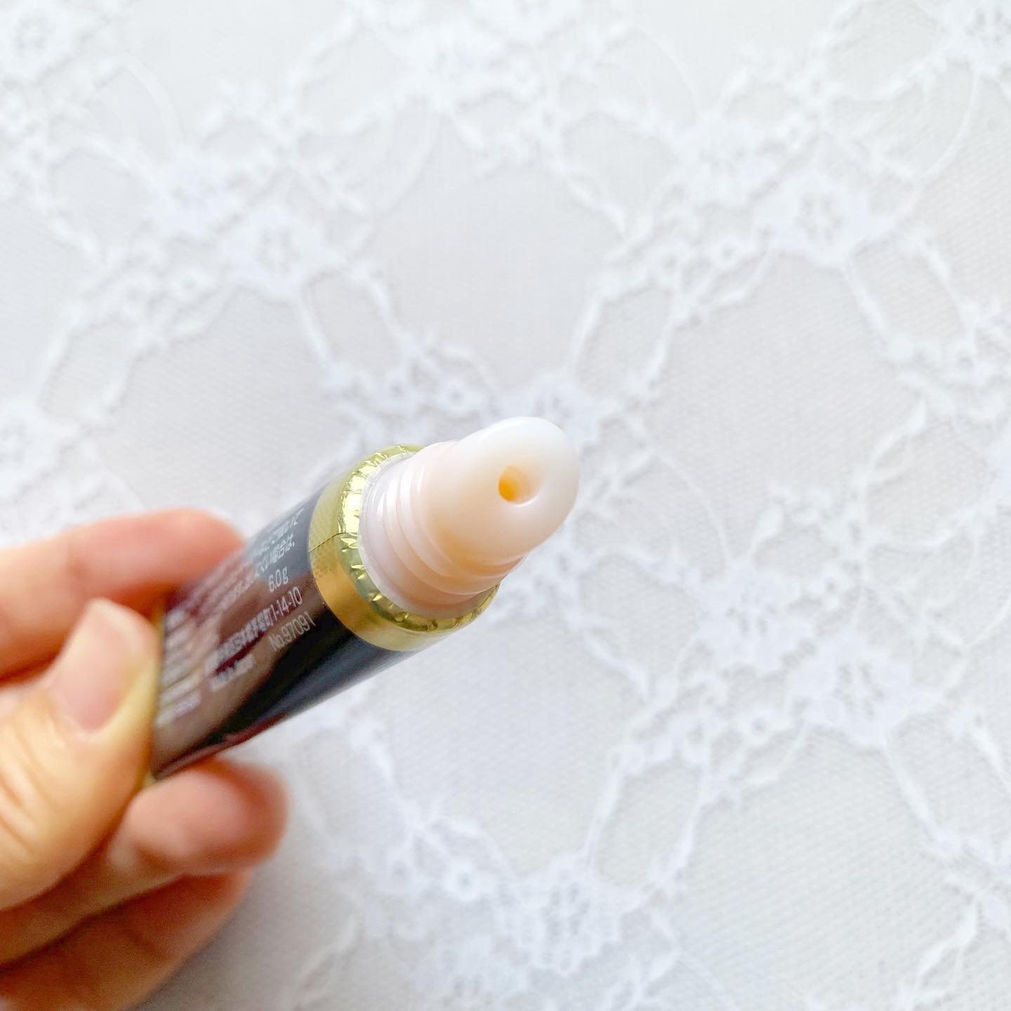 ニベア　ロイヤルブルーリップ　濃密美容ケア/ニベア/リップ美容液を使ったクチコミ（2枚目）