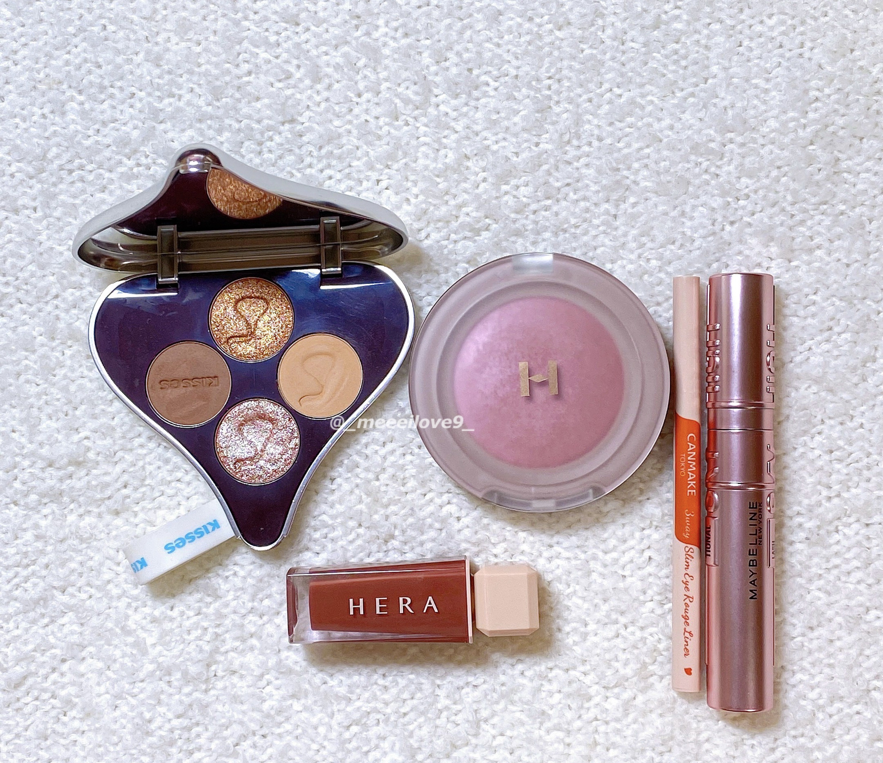 【今日のメイク】
チョコレートメイクをしました🍫❤️‍🔥

♡ エチュード　キスチョコレートプレイカラーアイズ　ミルク　◯ブルベ◯
チョコ🍫みたいな香りのアイシャドウ
黄みブラウンにブラウンラメをたっぷりのせる！

♡ キャンメイク　