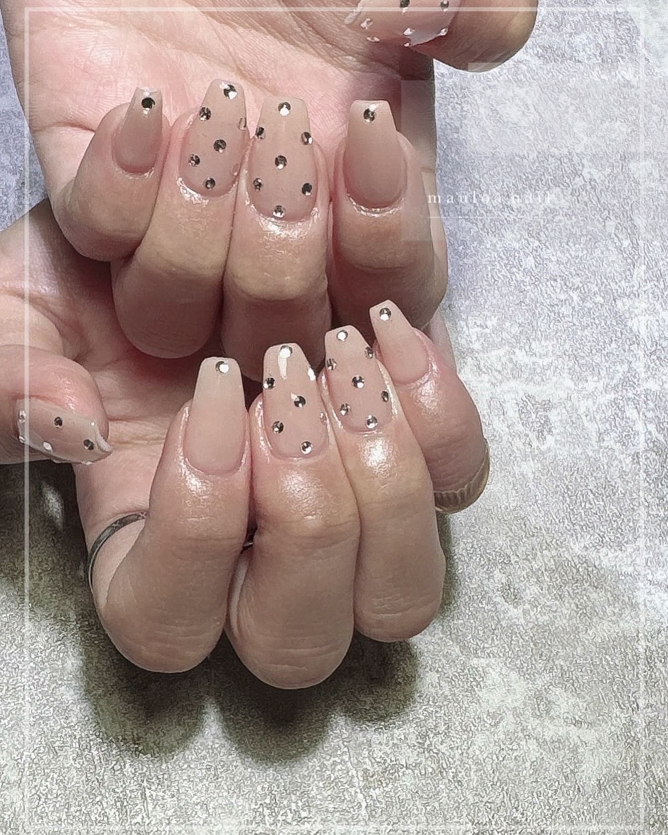 #フレンチネイル,#ネイル,#アートネイル,#春ネイル,#ミラーアートネイル,#マグネットネイル,#フレンチネイル,#セリーヌネイル,#乳白色ネイル,#手書きアートネイル,#ミラーアートネイル,#パーツネイル,#ミラーネイル,#シルバーアクセネイル,#天王寺ネイル,#秋ネイル,#ネイルやり方ネイルのネイルデザイン