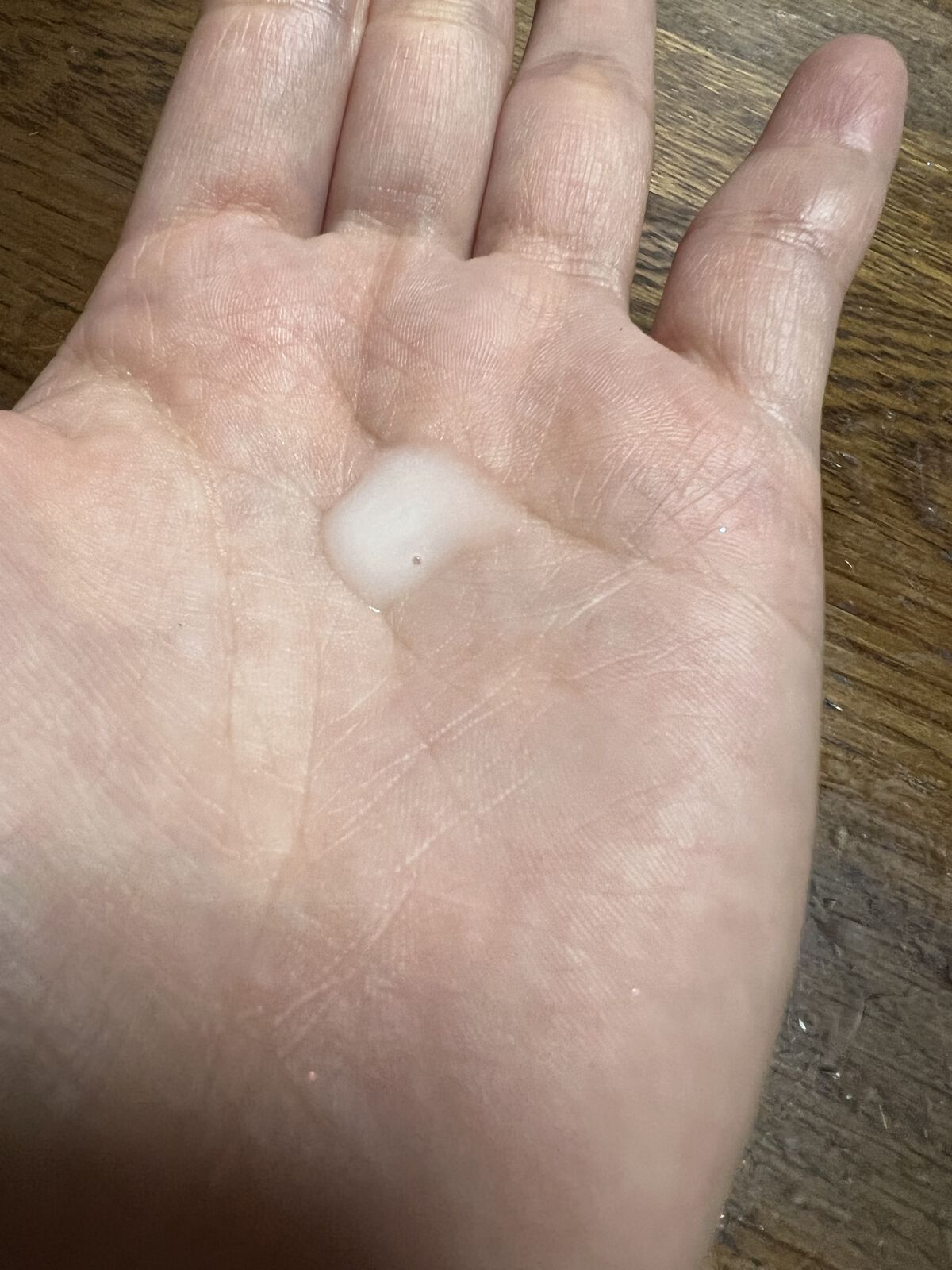 【旧】スノー アルティメット エッセンス オブ ライト/Dior/美容液を使ったクチコミ（2枚目）