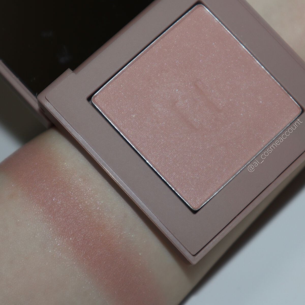 ニューデップスアイシャドウ ST002 オネスティ/hince/単色アイシャドウを使ったクチコミ（3枚目）