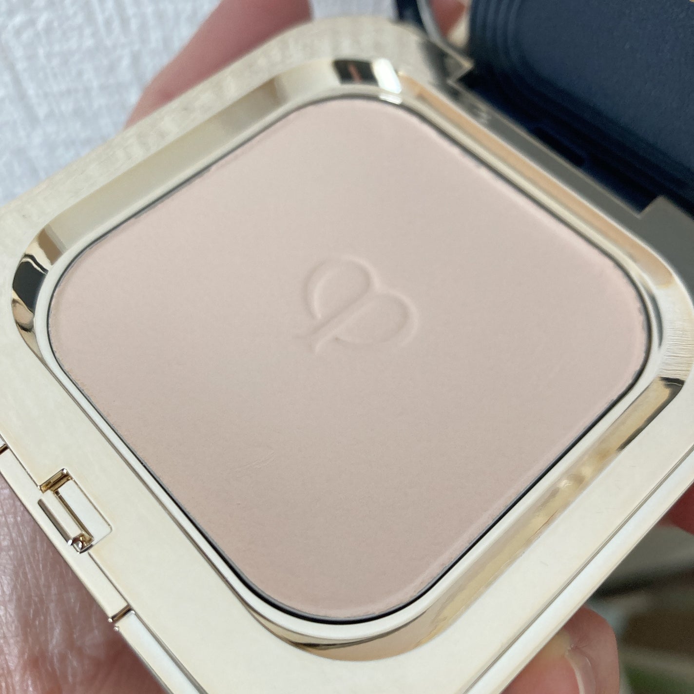 プードルコンパクトエサンシエルn/クレ・ド・ポー ボーテ/プレストパウダーを使ったクチコミ(2枚目)