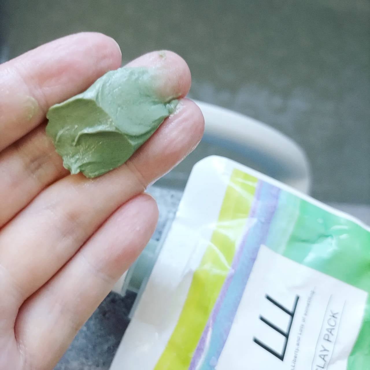 毛穴クレイパック/LLL/洗い流すパック・マスクを使ったクチコミ(2枚目)