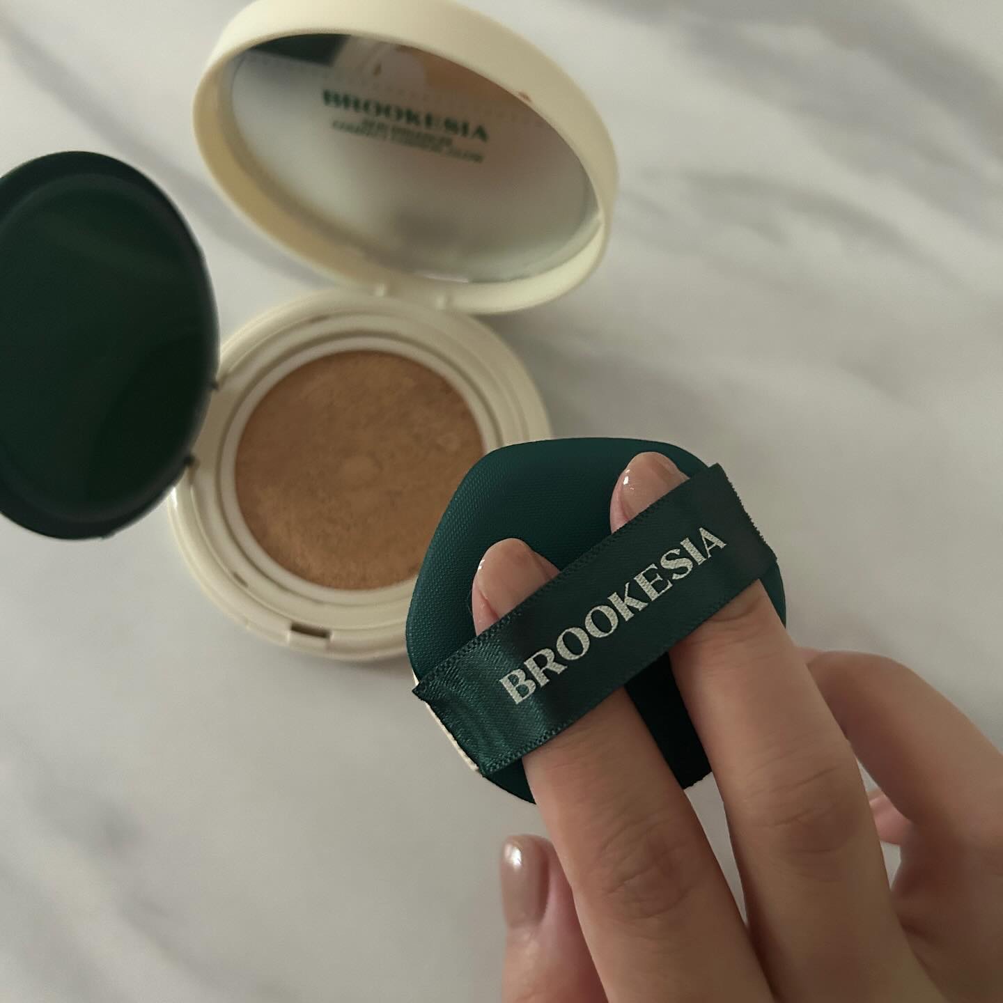スキンエンハンサー コンパクトクッション（グロー) #3 ディープベージュ/BROOKESIA/クッションファンデーションを使ったクチコミ（3枚目）