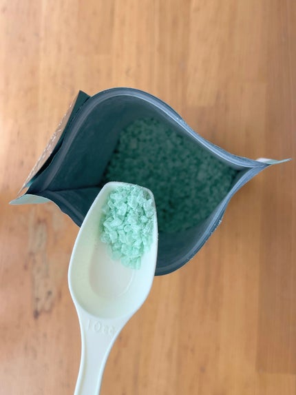 みにょん on LIPS 「【Medi5C【薬用】オイルinバスソルト紹介】1粒1粒に6種..」(2枚目)