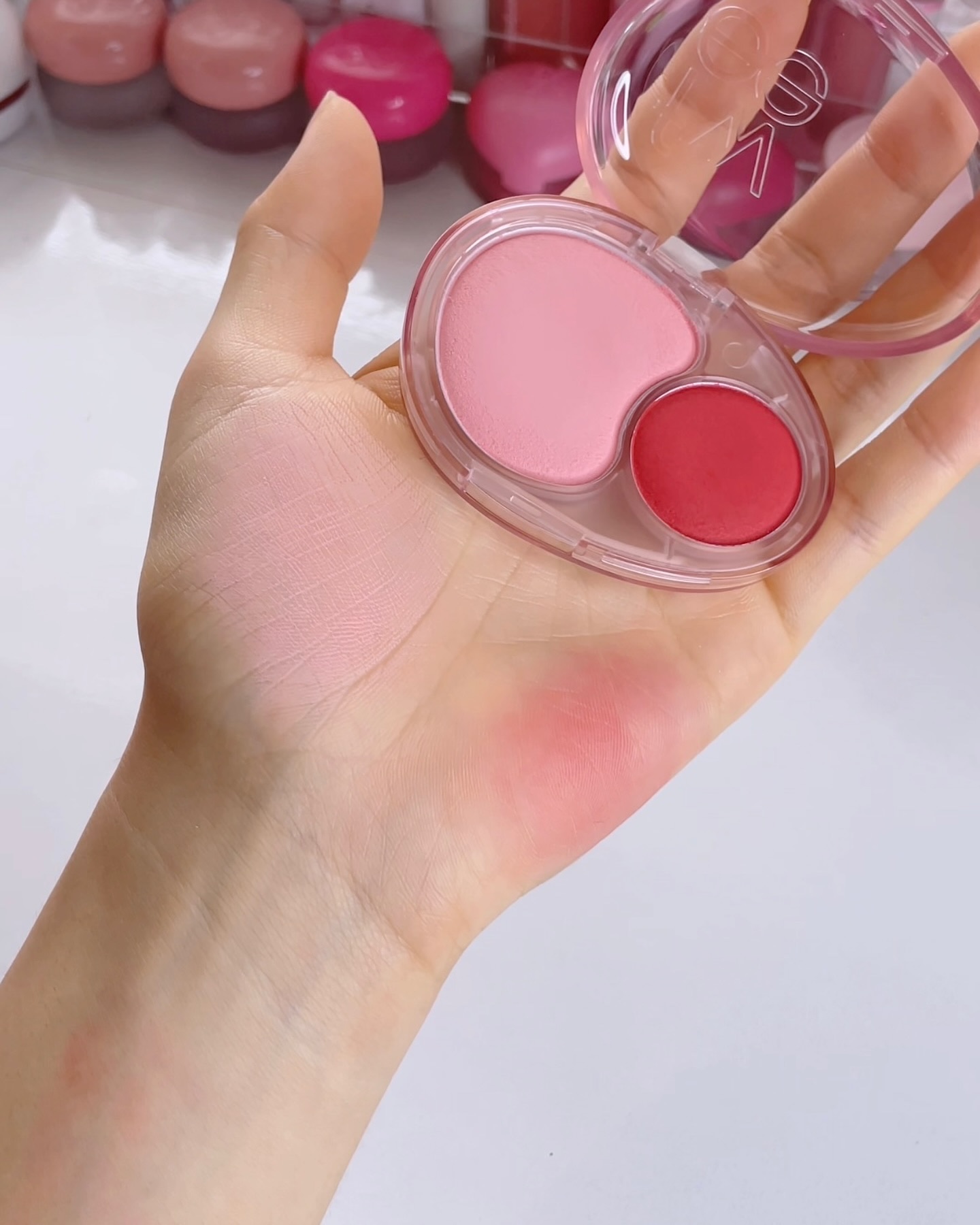 リップアンドチーク ブラーリープリンポット/fwee/口紅を使ったクチコミ（2枚目）