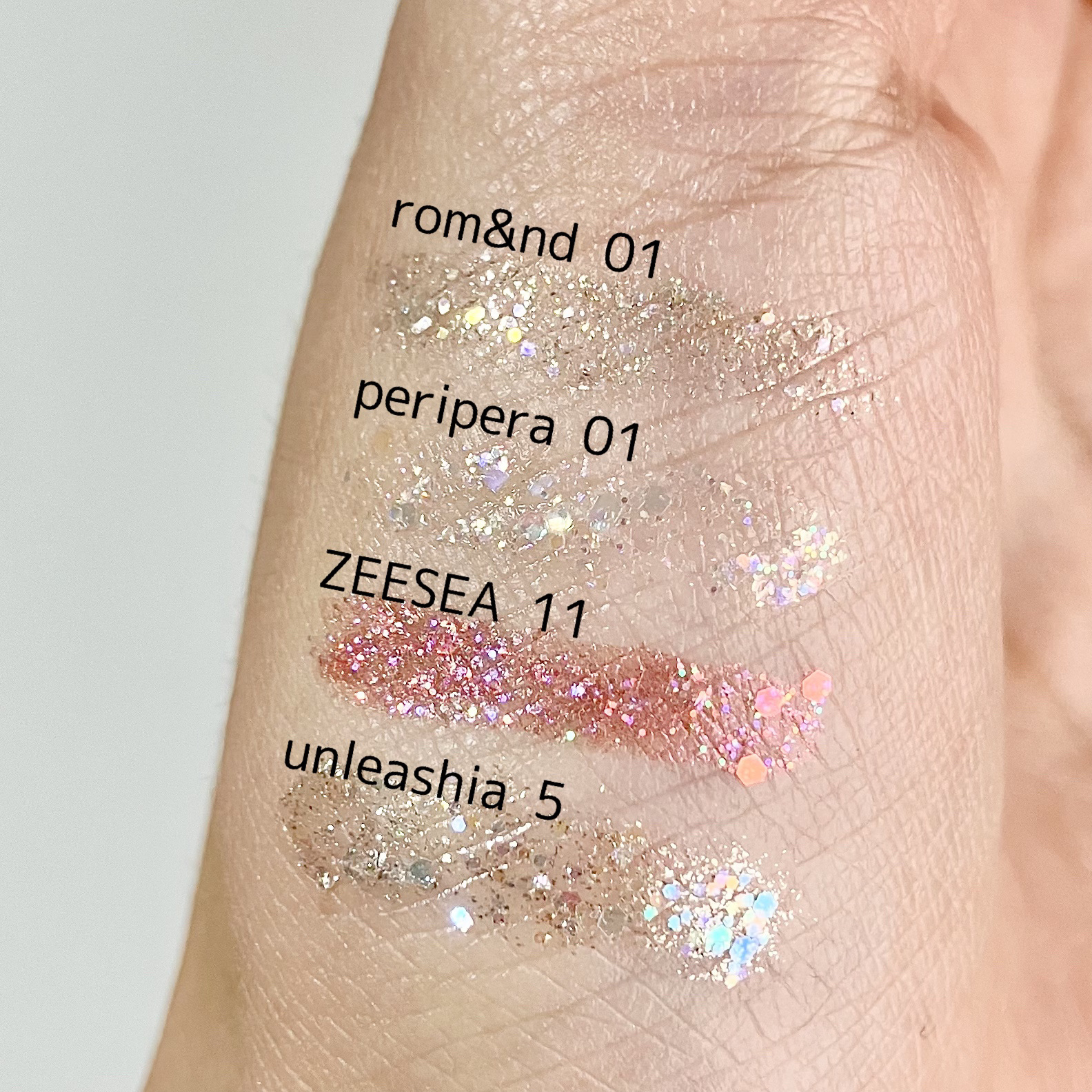 ダイヤモンドシリーズ 星空リキッドアイシャドウ/ZEESEA/リキッドアイシャドウを使ったクチコミ（2枚目）