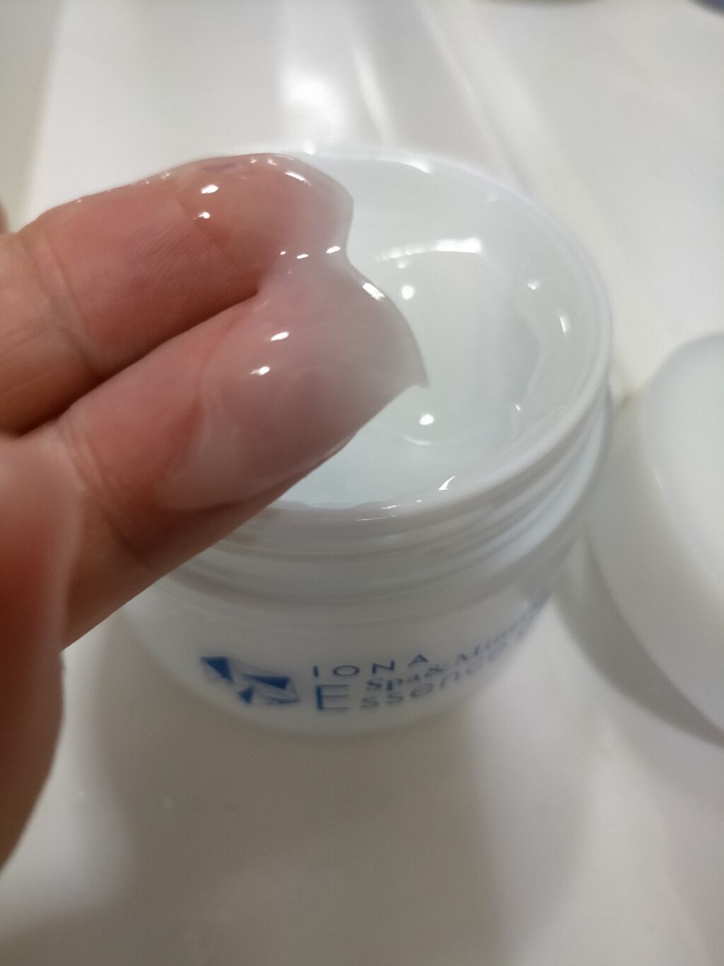 エッセンス ジェル/イオナ スパ＆ミネラル/オールインワン化粧品を使ったクチコミ（2枚目）