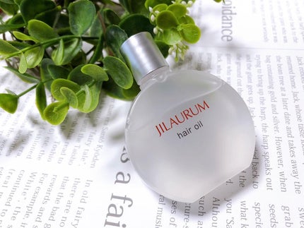 JILAURUM ヘアオイルのクチコミ「年齢を感じさせないうるおい髪を育む
𝒥𝐼𝐿𝒜𝒰𝑅𝒰𝑀 ヘアオイル🌟
premium gran.....」(3枚目)