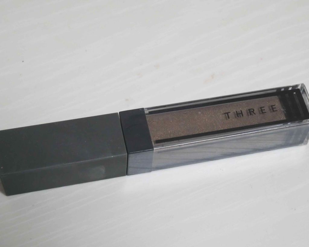 ウイスパーグロスフォーアイ/THREE/リキッドアイシャドウを使ったクチコミ(1枚目)