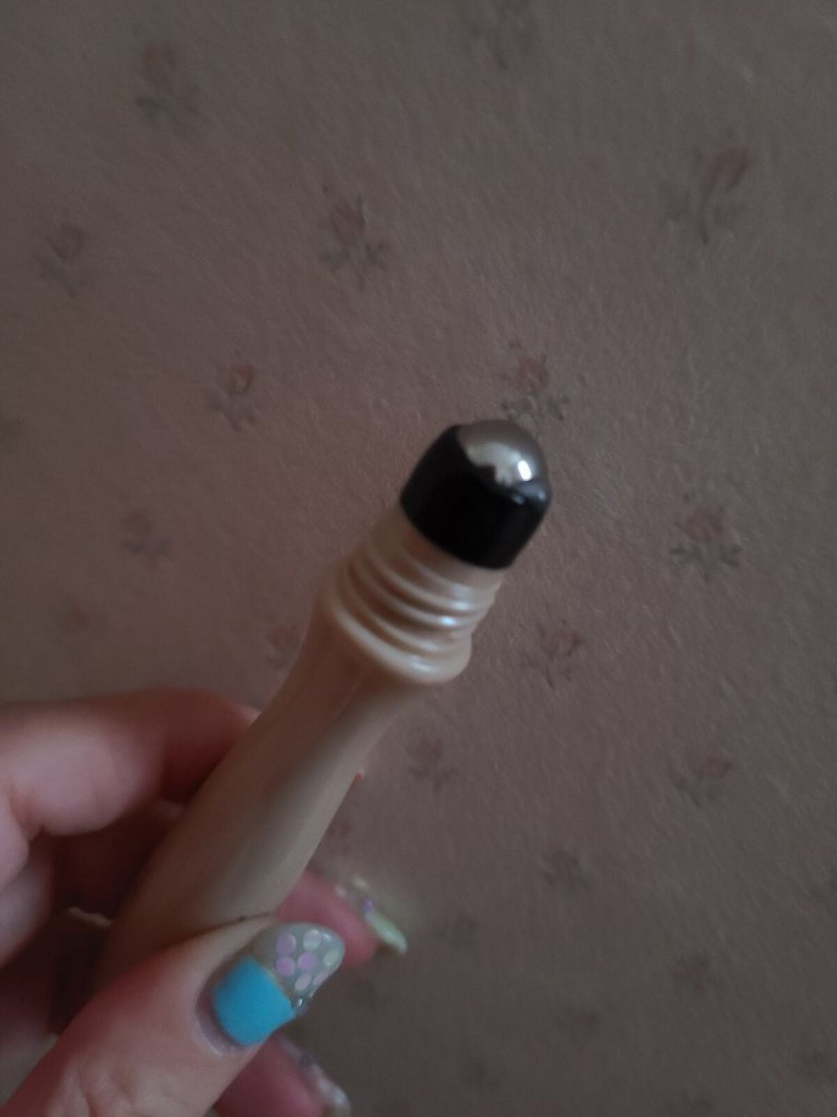 大人のロールオンエッセンス/ハリーハリー/アイケア・アイクリームを使ったクチコミ(4枚目)