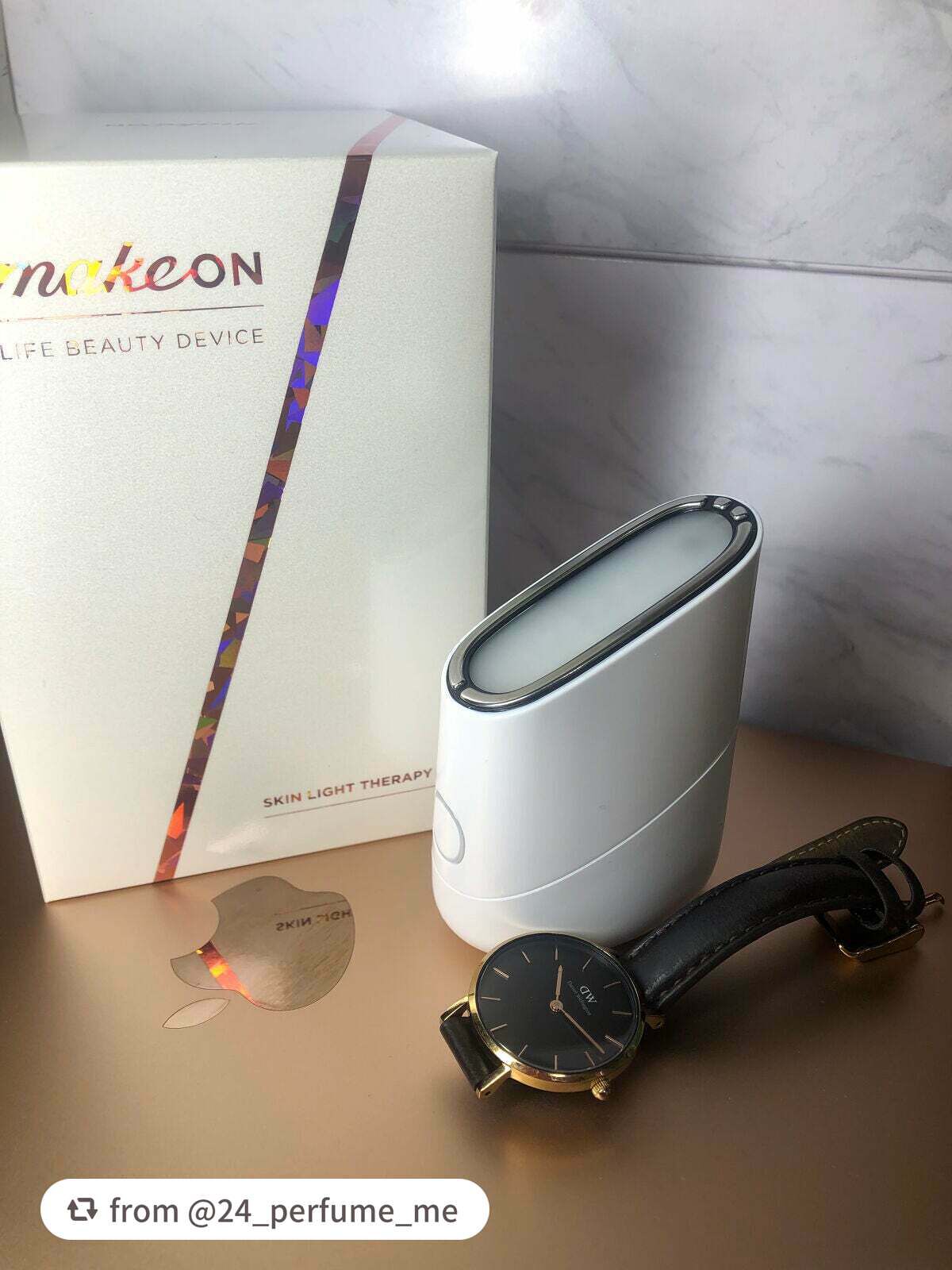 素敵な投稿ありがとうございます❤︎

【24_perfume_meさんから引用】

“ メイクオン　3分でもちもちお肌ゲット🥺✌︎


使用方法
まず肌診断をしたいのであればそのままつけて診断！
一旦置いて使用する前にお肌を十分に保湿🙆