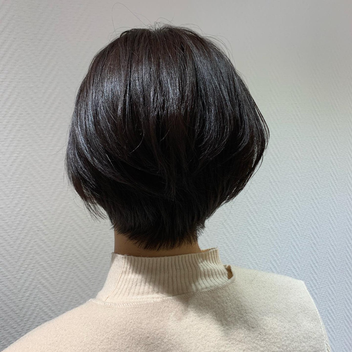 布施拓也 on LIPS 「ショート好き!#簡単アレンジ#ヘアアレンジ#ミルクティーヘ..」(1枚目)