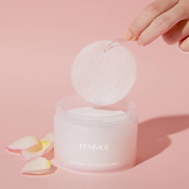 ローズインフューズド トーニングパッド FEMMUE