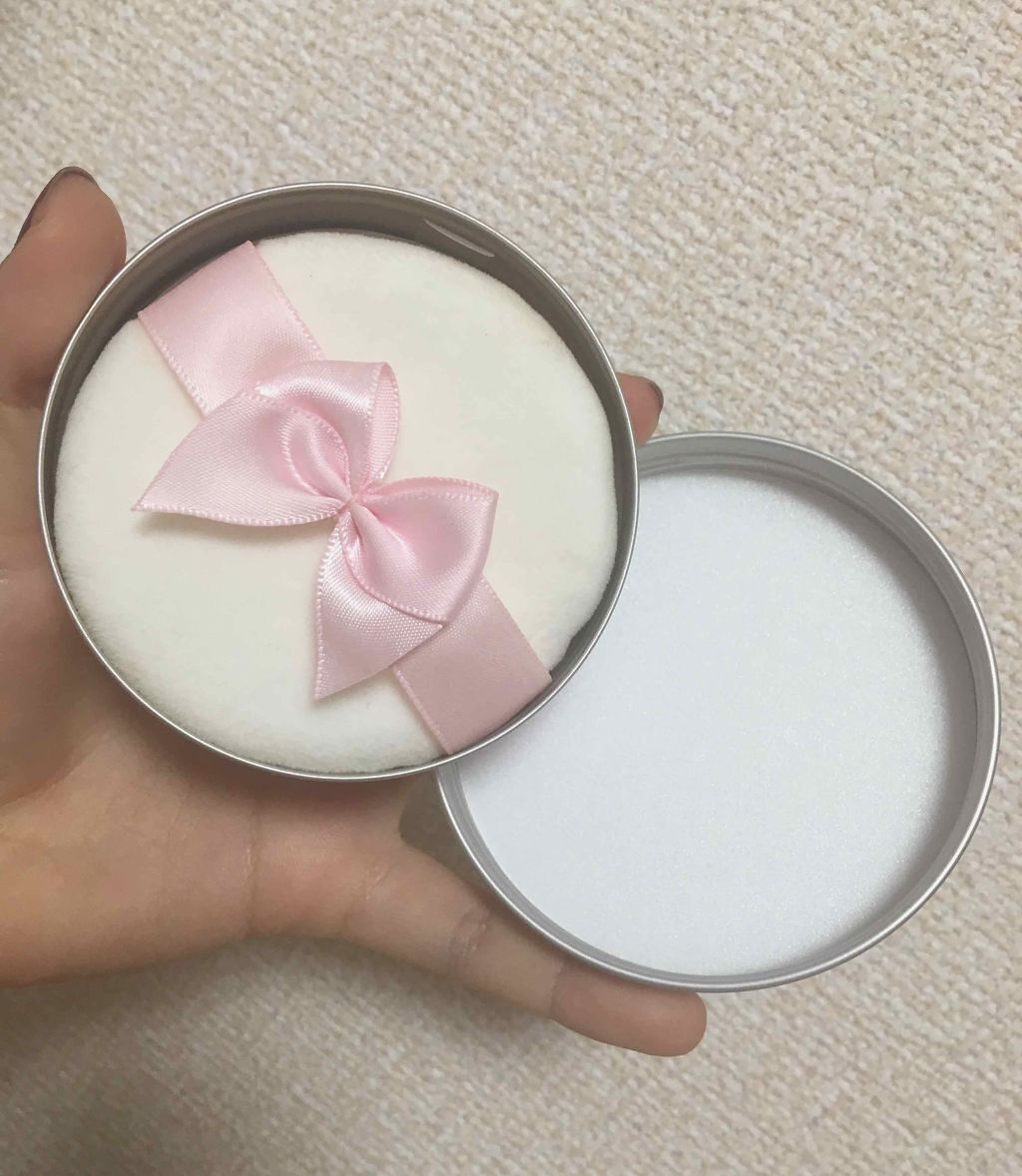 すっぴんパウダー B サクラスウィートソローの香り 2022/クラブ/プレストパウダーを使ったクチコミ(3枚目)