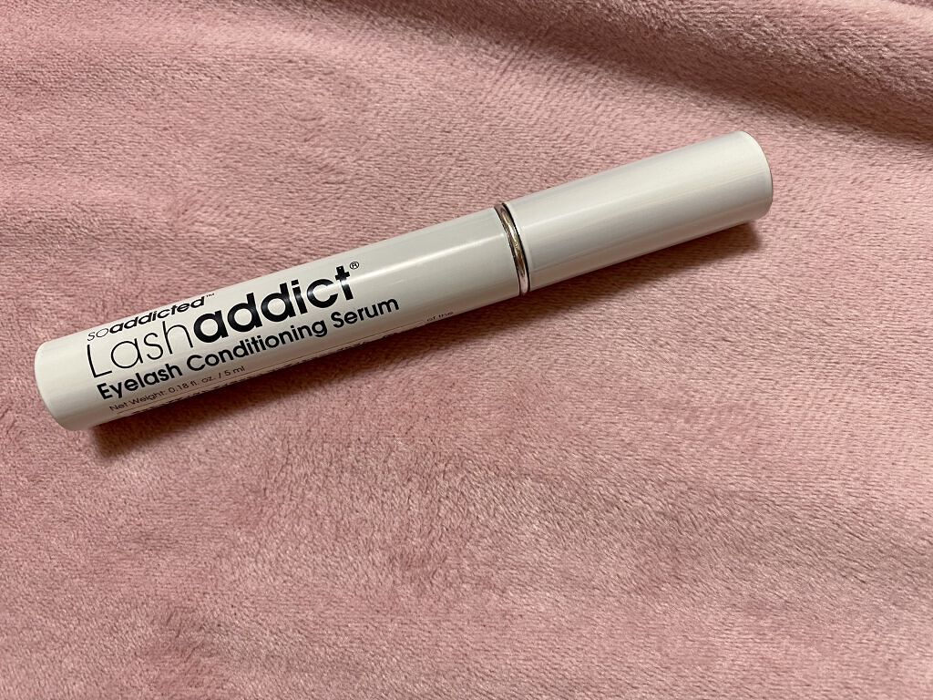 ・ラッシュアディクト

私はまつ毛が短いしボリュームもないので、通っているマツパの方に相談したところおすすめされたのでこちらをコツコツと使い始めました！

最初は筆タイプを使ったことがなかったので不安もありましたが、慣れるとそんなことなく塗