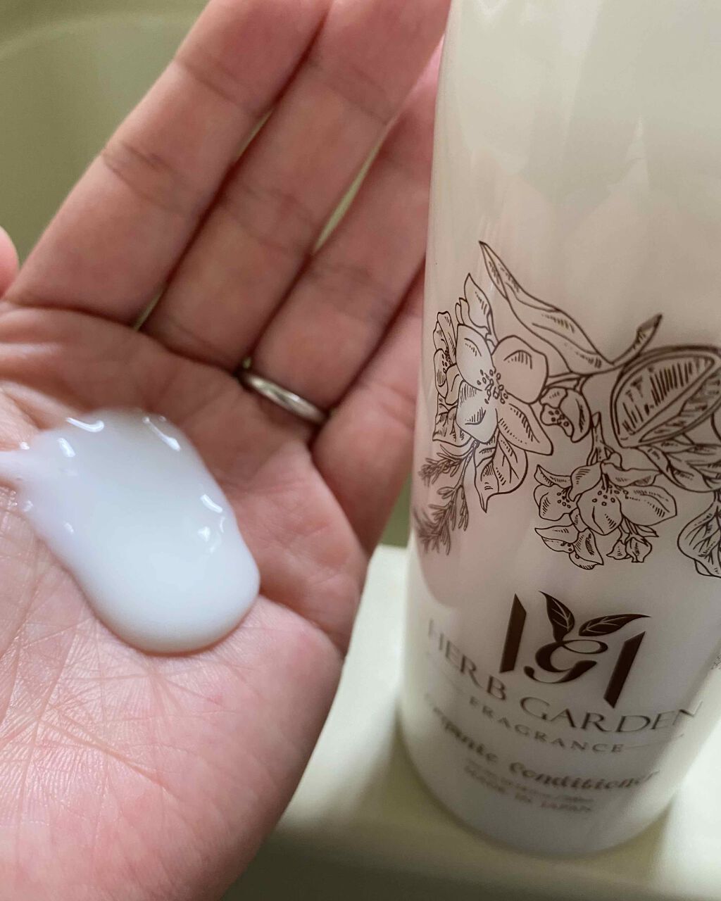 ハーバニエンス シャンプー・コンディショナー(ジャスミン＆ベルガモット)/HERBANIENCE/市販シャンプーを使ったクチコミ（3枚目）