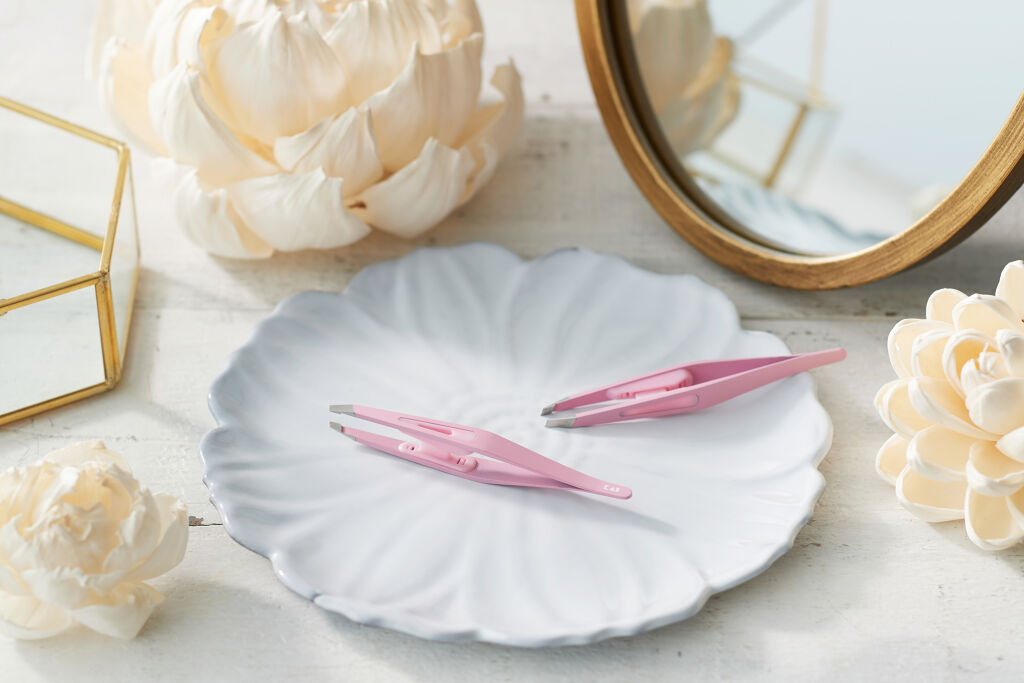 ズレずにつかむ毛抜き(ピンク)/貝印/毛抜きを使ったクチコミ（1枚目）