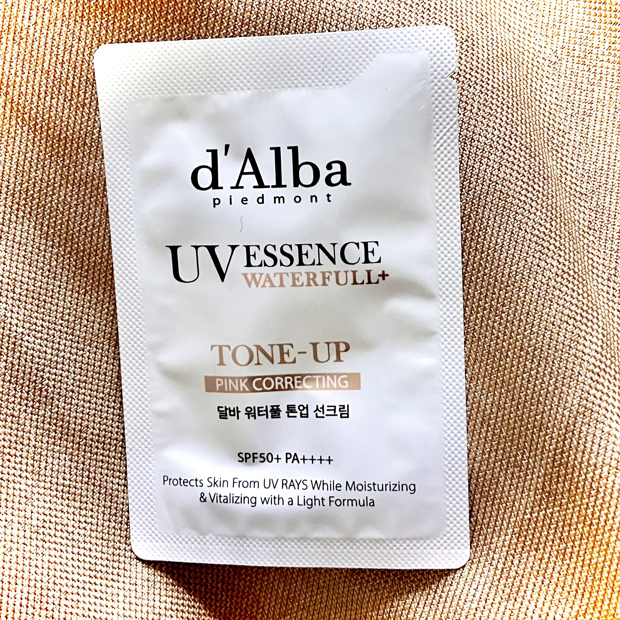 ダルバ ウォータフル トーンアップ サンクリーム(パープル)/ダルバ/日焼け止めクリームを使ったクチコミ（1枚目）