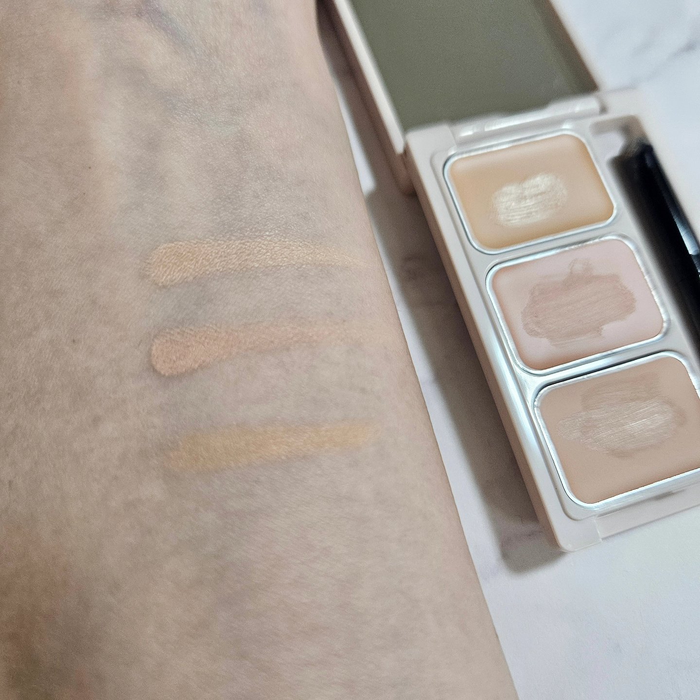 カバーパーフェクトコンシーラー ライトベージュ/upink/パレットコンシーラーを使ったクチコミ（3枚目）