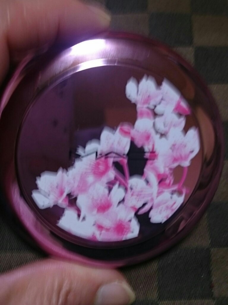 エクストラ ディメンション スキンフィニッシュ ペタリック メタリック/M・A・C/プレストパウダーを使ったクチコミ（2枚目）