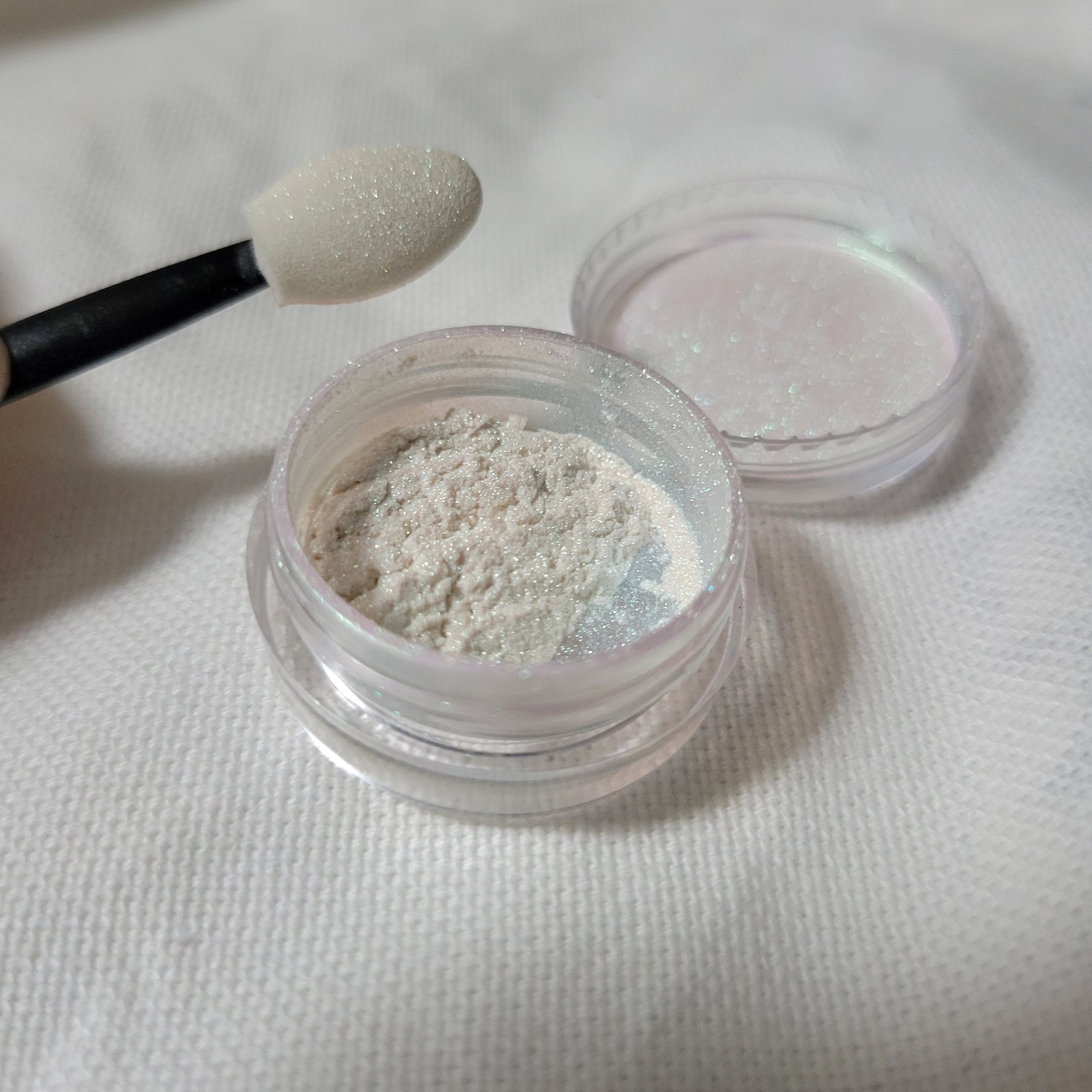 フェアリーダストパウダーオーロラピーコック/キャンドゥ/ネイルシールを使ったクチコミ（3枚目）