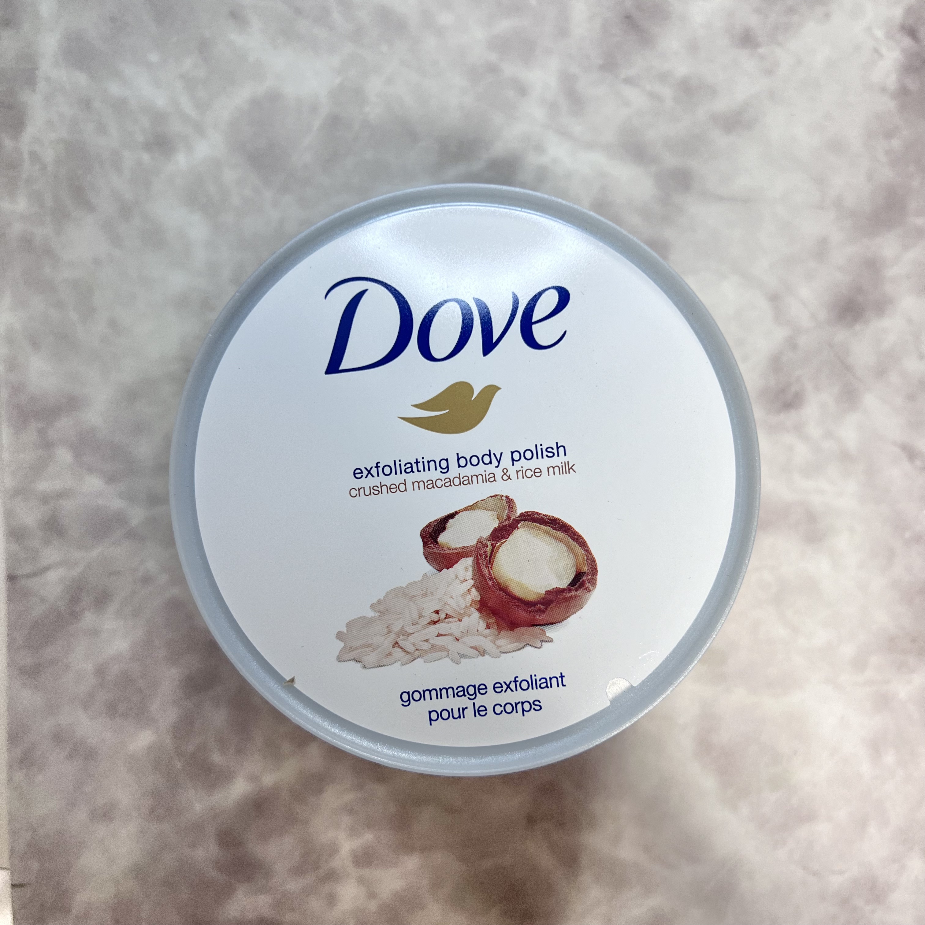 クリーミーボディスクラブ マカダミア&ライスミルク 298g/ダヴ/ボディスクラブを使ったクチコミ（1枚目）