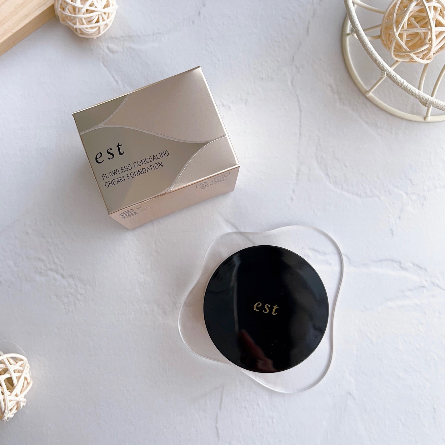 エスト フローレス コンシーリング クリームファンデーション/est/クリーム・エマルジョンファンデーションを使ったクチコミ(6枚目)