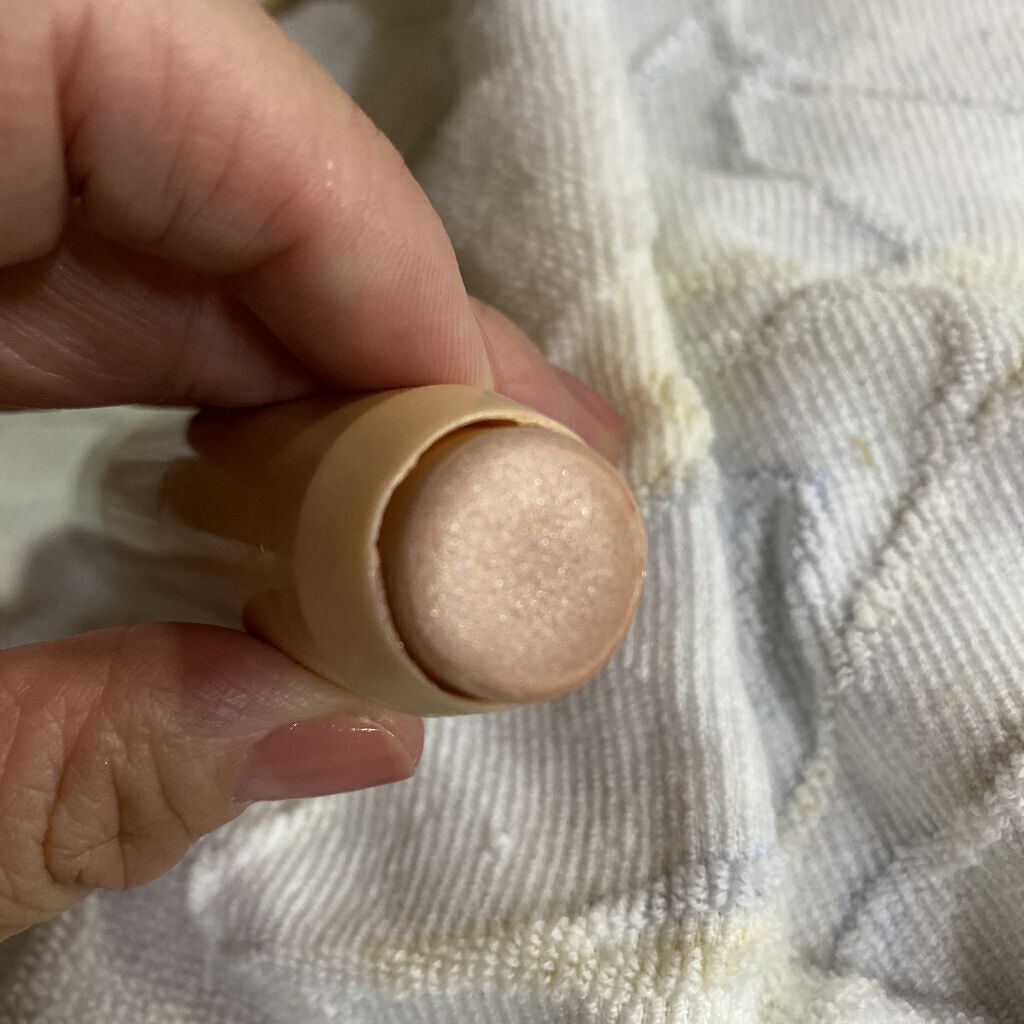 チャビー スティック スカルプティング ハイライト 02 スーパースターライト/CLINIQUE/スティックハイライトを使ったクチコミ（2枚目）