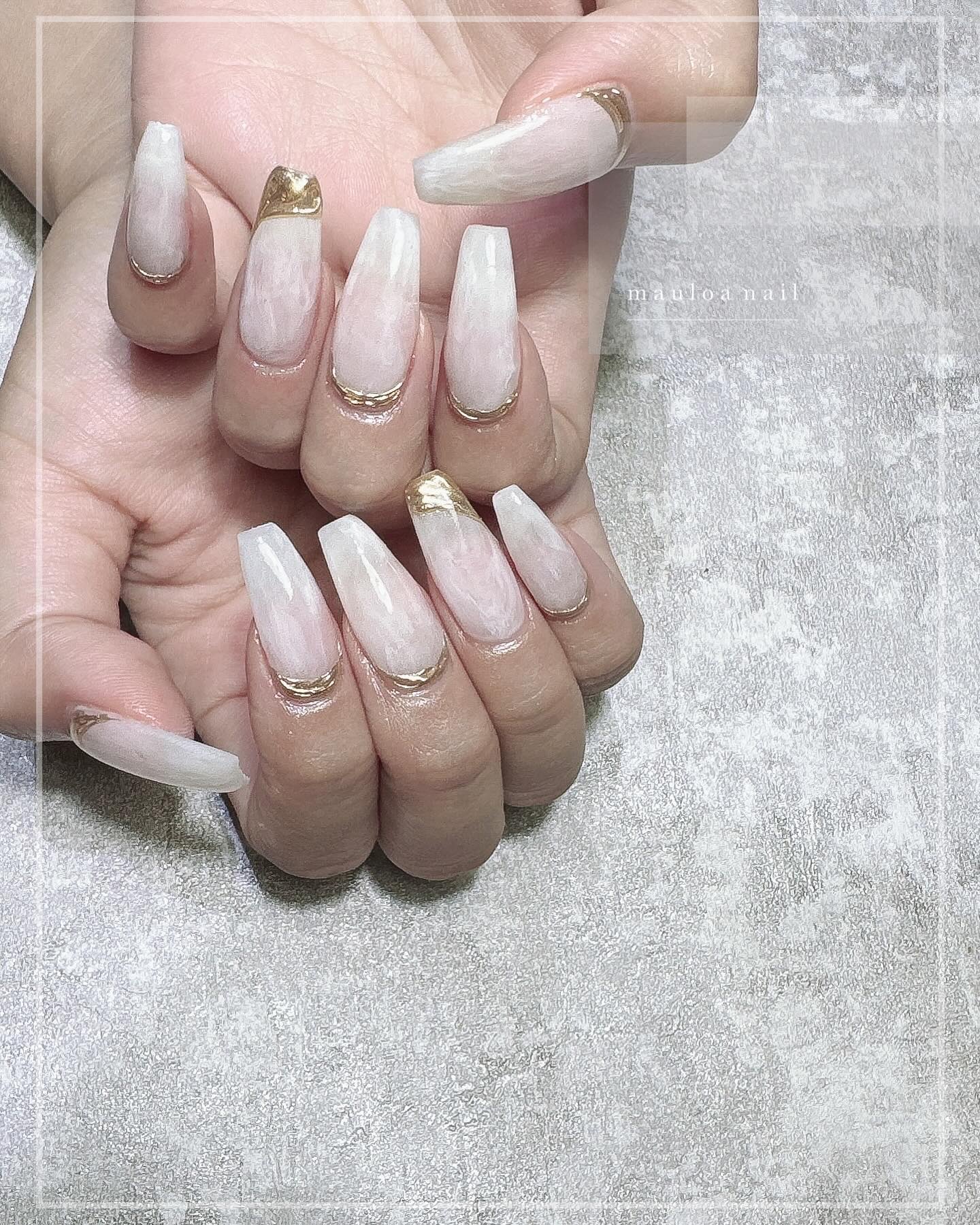 #ミラーネイル,#ネイル,#アートネイル,#夏ネイル,#ホワイトミラーネイル,#ビジューフレンチネイル,#手書きアートネイル,#ミラーアートネイル,#パーツネイル,#ミラーネイル,#埋め尽くしネイル,#天王寺ネイルのネイルデザイン