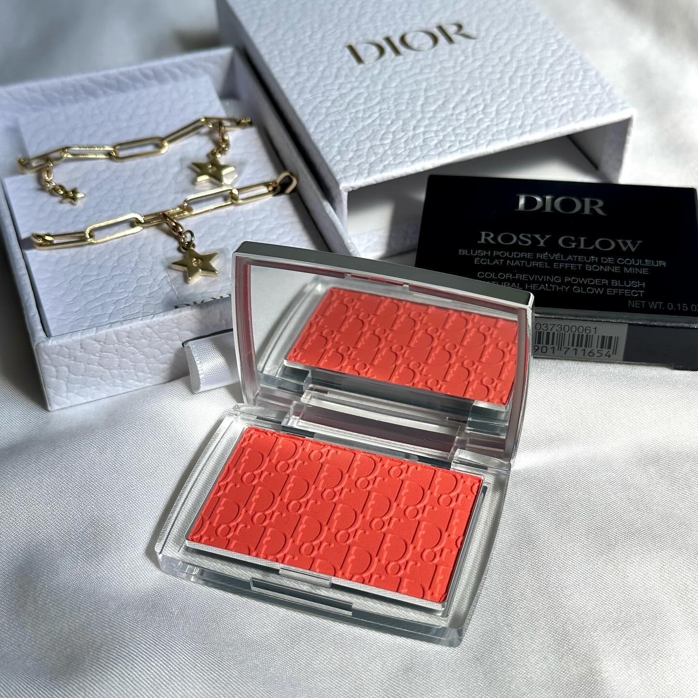 ロージー グロウ 061 ポピー コーラル/Dior/パウダーチークを使ったクチコミ（1枚目）